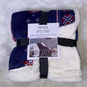⭐️SALE⭐️Sweater Weather Micromink Sherpa